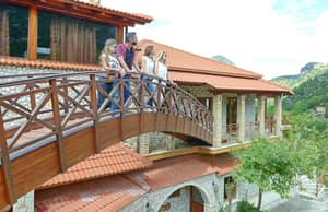 thumbnail: Exterior