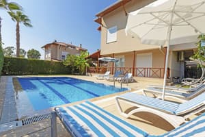 thumbnail: Swimming pool-spa