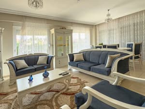 thumbnail: Lounge