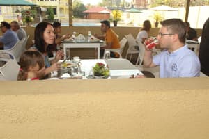 thumbnail: Outdoor dining