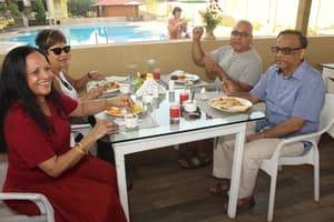 thumbnail: Family dining