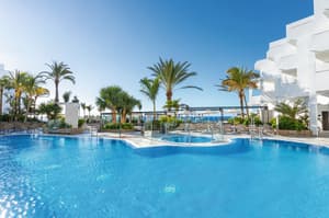 thumbnail: Outdoor pool