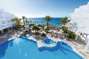 thumbnail: Outdoor pool