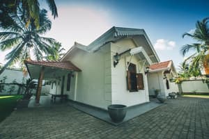 thumbnail: Exterior