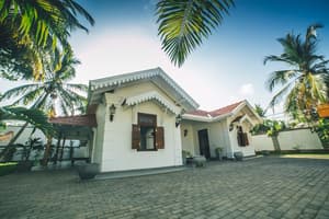 thumbnail: Front of property - evening/night
