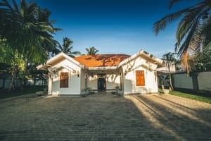 thumbnail: Front of property