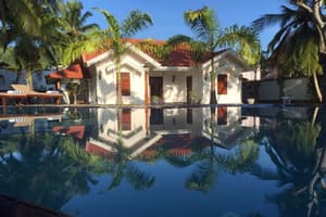 thumbnail: Outdoor pool