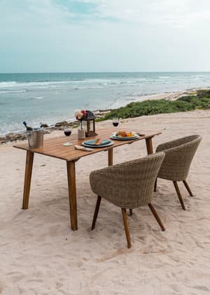 thumbnail: Outdoor dining