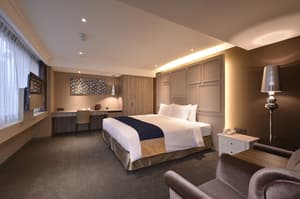 thumbnail: Room