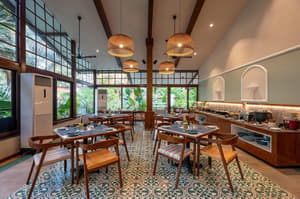 thumbnail: Restaurant