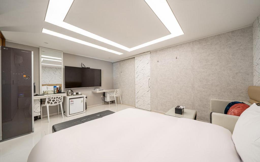 1ad165e8a54e4bc1aac63c2721c671d5.jpg