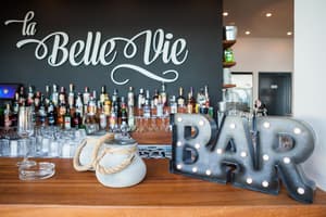 thumbnail: Bar (on property)