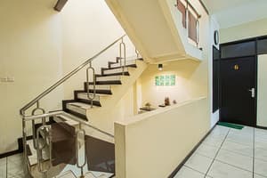 thumbnail: Staircase