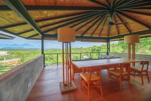 thumbnail: In-room dining