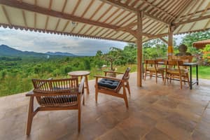 thumbnail: Terrace/patio