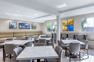 thumbnail: Breakfast area