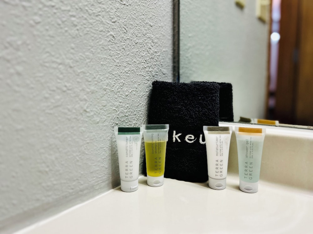 Bathroom amenities