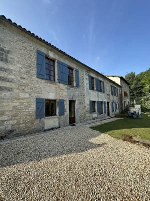 thumbnail: Exterior