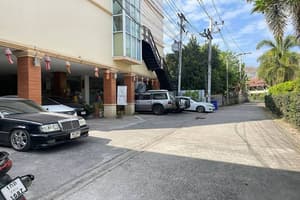thumbnail: Property entrance