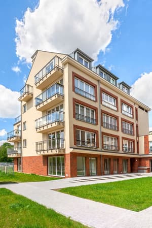 thumbnail: Front of property