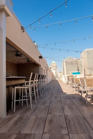 thumbnail: Outdoor dining