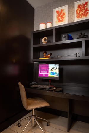 thumbnail: Business center