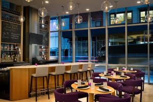 thumbnail: Bar (on property)