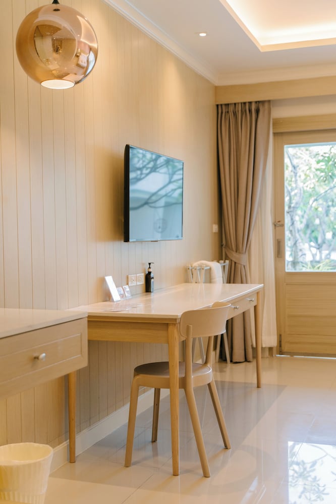 In-room business center