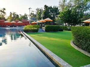 thumbnail: Pool