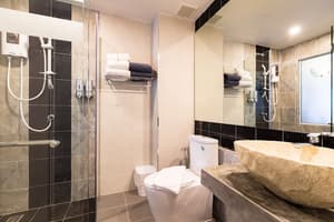 thumbnail: Bathroom