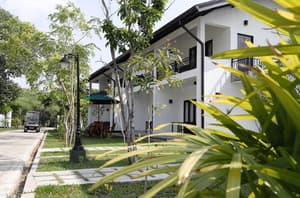 thumbnail: Exterior