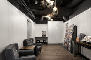 thumbnail: Lobby sitting area