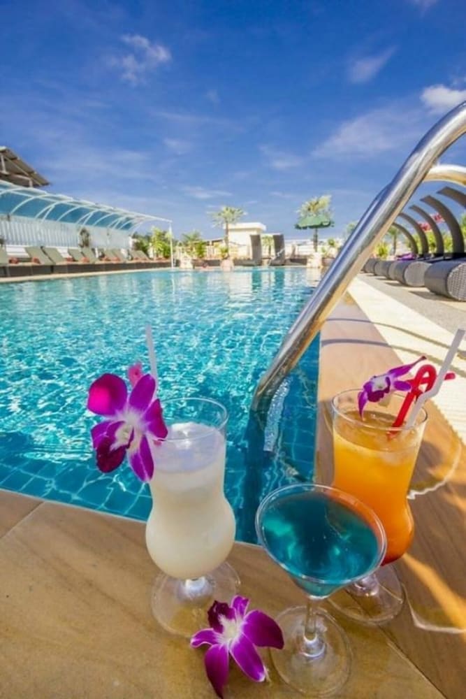 Rooftop pool