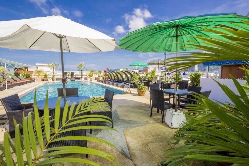 Rooftop pool