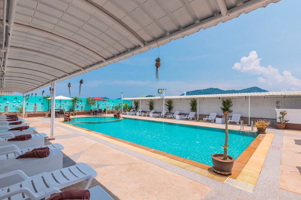 Rooftop pool