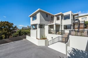 thumbnail: Front of property