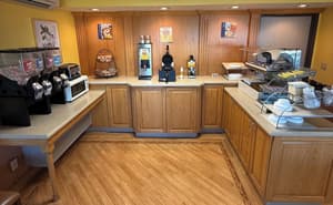 thumbnail: Breakfast area