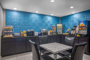 thumbnail: Breakfast area