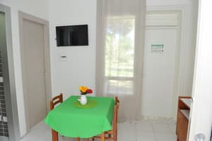 thumbnail: In-room dining