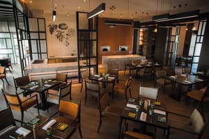 thumbnail: Restaurant