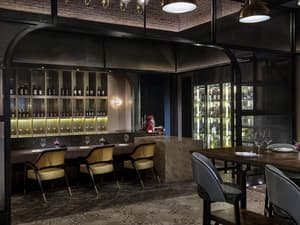 thumbnail: Bar (on property)