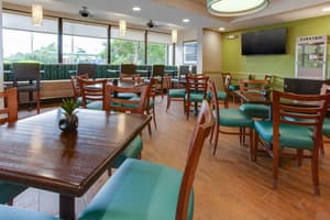 thumbnail: Breakfast area