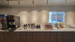 thumbnail: Breakfast area