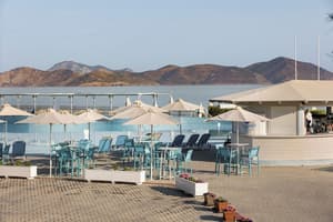 thumbnail: Poolside bar