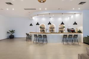 thumbnail: Bar (on property)