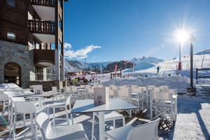 thumbnail: Outdoor dining