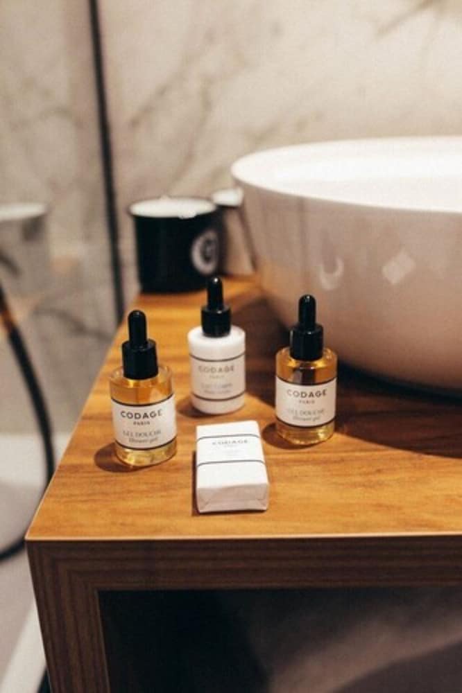 Bathroom amenities