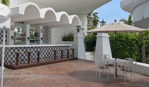 thumbnail: Exterior