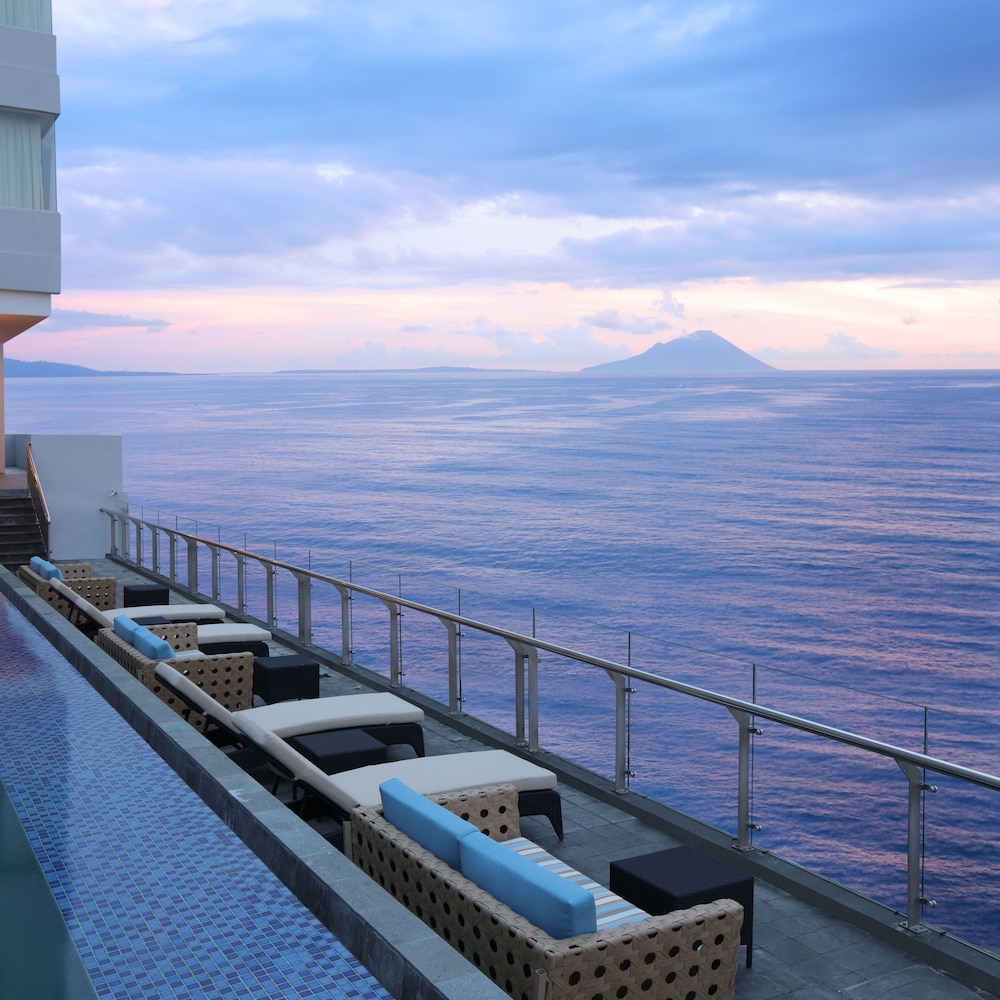 Infinity pool
