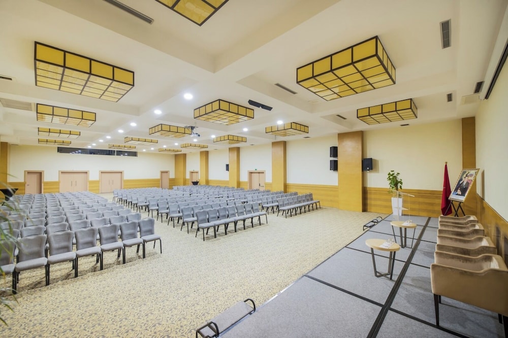 Meeting facility